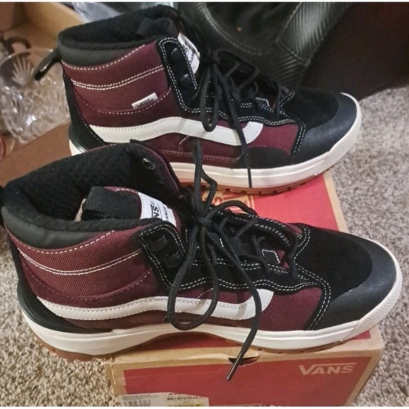 VANS UltraRange Exo Hi MTE, Mens Sz 8, Womens 9.5 Port Royale Maroon Black White main image 4